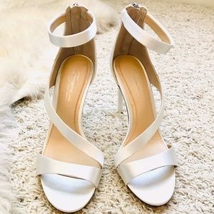 Vince Camuto Rieta Heels - Size 6